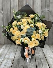 Букет цветов из:  Розы и Лизиантусы в Залесный Казань