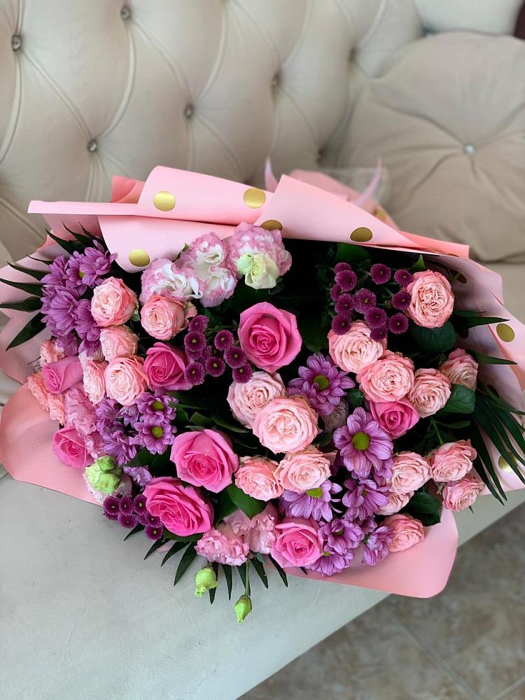 Букет цветов из: Хризантемы, Розы и Лизиантусы в Залесный Казань