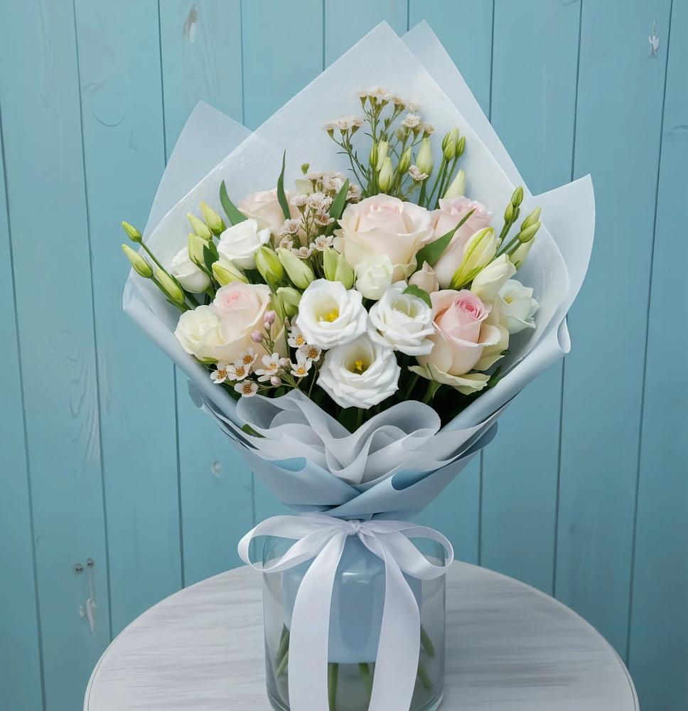 Букет цветов из: Розы и Лизиантусы в Залесный Казань