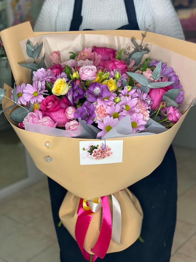 Букет цветов из: Хризантемы, Гвоздики и Альстромерии в Залесный Казань