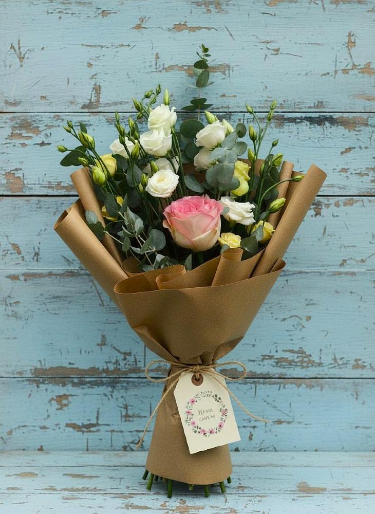 Букет цветов из: Розы и Лизиантусы в Залесный Казань