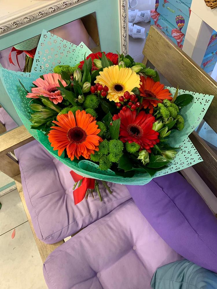 Букет цветов из: Герберы, Хризантемы и Альстромерии в Залесный Казань