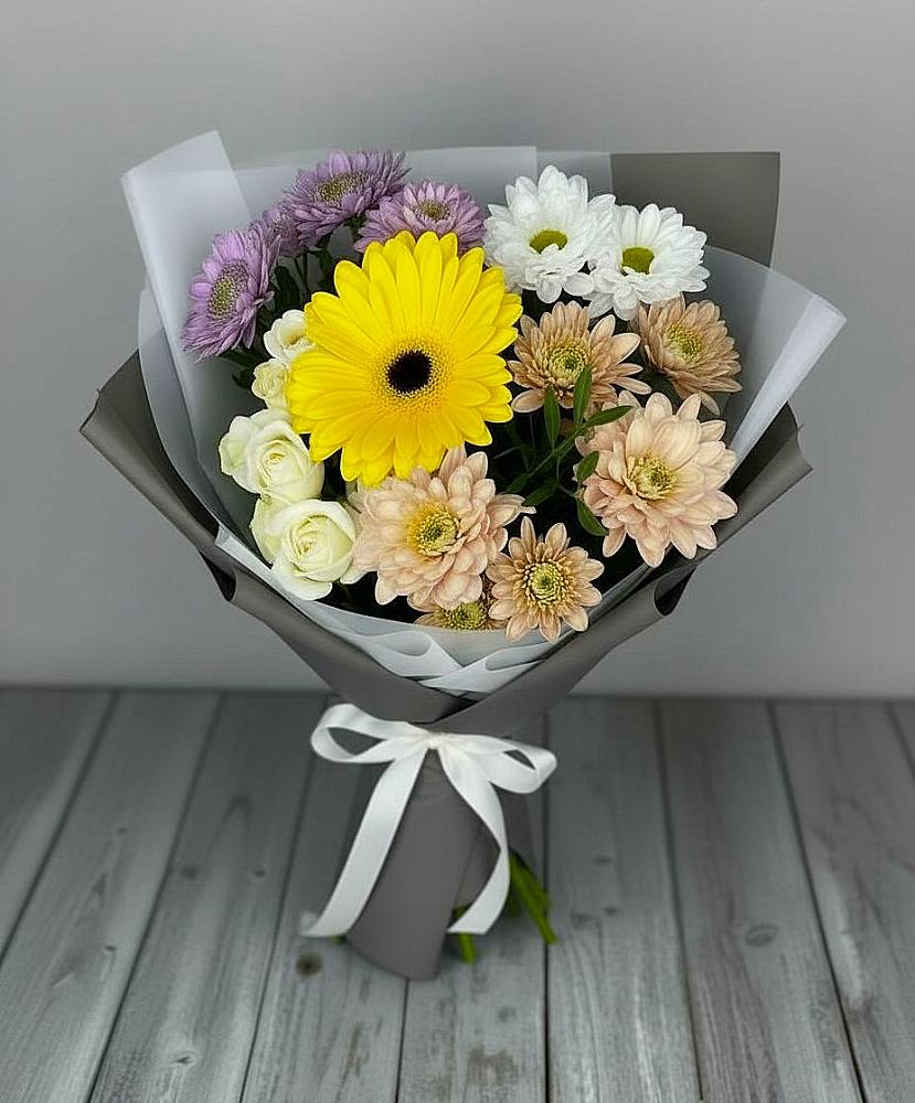 Букет цветов из: Розы, Герберы и Хризантемы в Залесный Казань