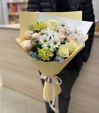 Букет цветов из:  Альстромерии, Розы и Хризантемы в Залесный Казань
