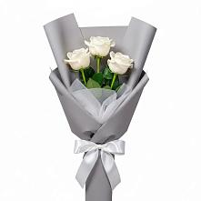 Букет 3 белые розы в Залесный Казань