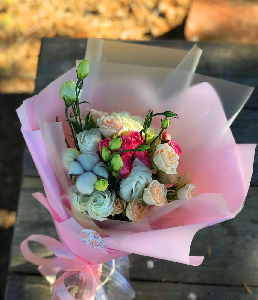 Букет цветов из: Розы и Лизиантусы в Залесный Казань