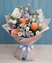 Букет цветов из:  Лизиантусы, Розы, Альстромерии и Гипсофила в Залесный Казань