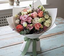 Букет цветов из:  Розы, Лизиантусы и Гвоздики в Залесный Казань