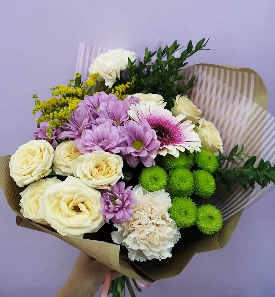 Букет цветов из: Хризантемы, Розы, Гвоздики и Герберы в Залесный Казань