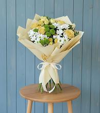 Букет цветов из:  Хризантемы и Розы в Залесный Казань