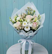 Букет цветов из:  Розы и Лизиантусы в Залесный Казань