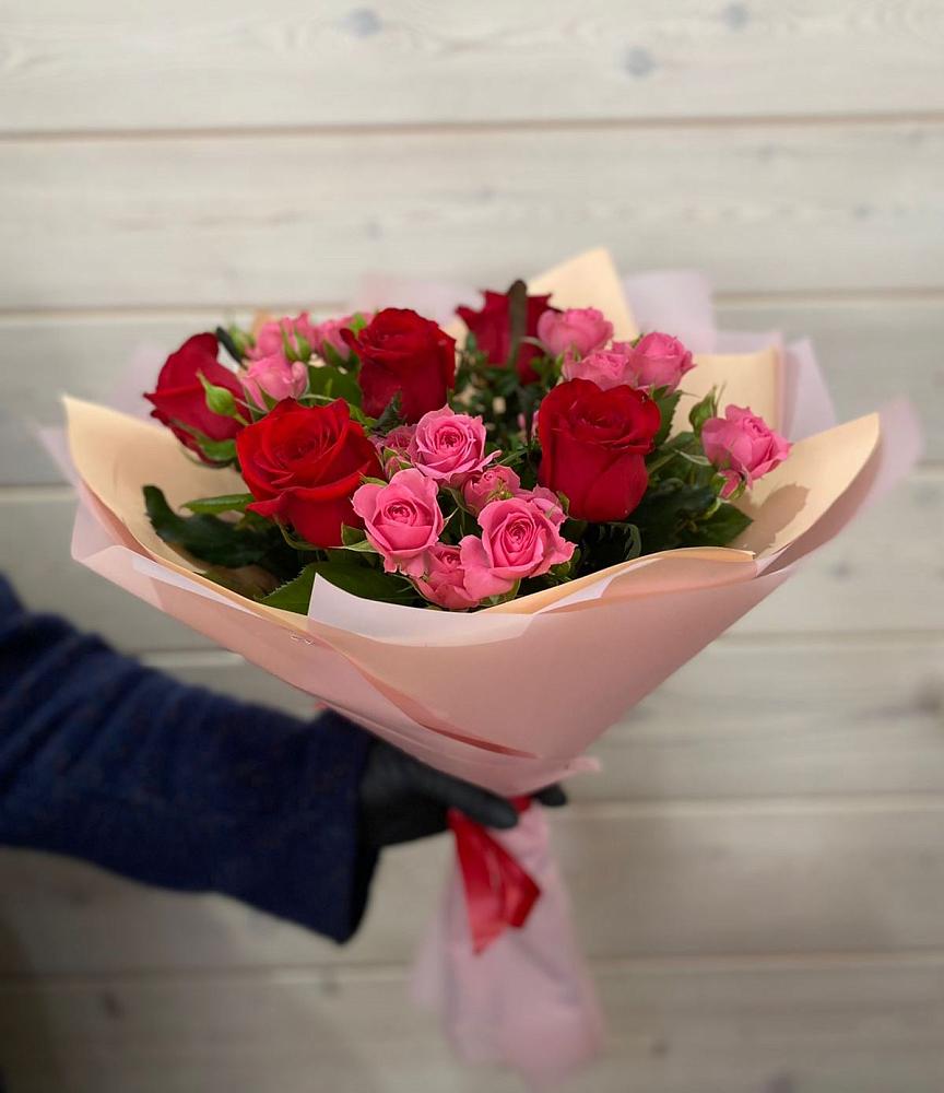 Букет цветов из: Розы в Залесный Казань