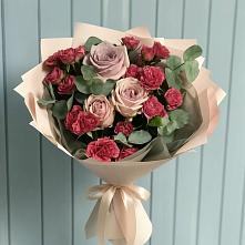 Букет цветов из:  Гвоздики и Розы в Залесный Казань