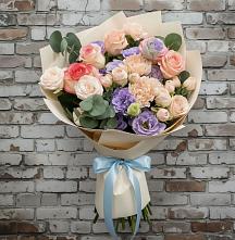 Букет цветов из:  Розы, Лизиантусы и Гвоздики #REPLACE_PRED# Залесный Казань
