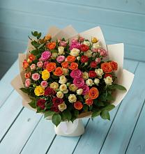 Букет Микс из разноцветных кустовых роз в Залесный Казань