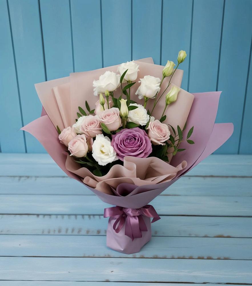 Букет цветов из: Розы и Лизиантусы в Залесный Казань